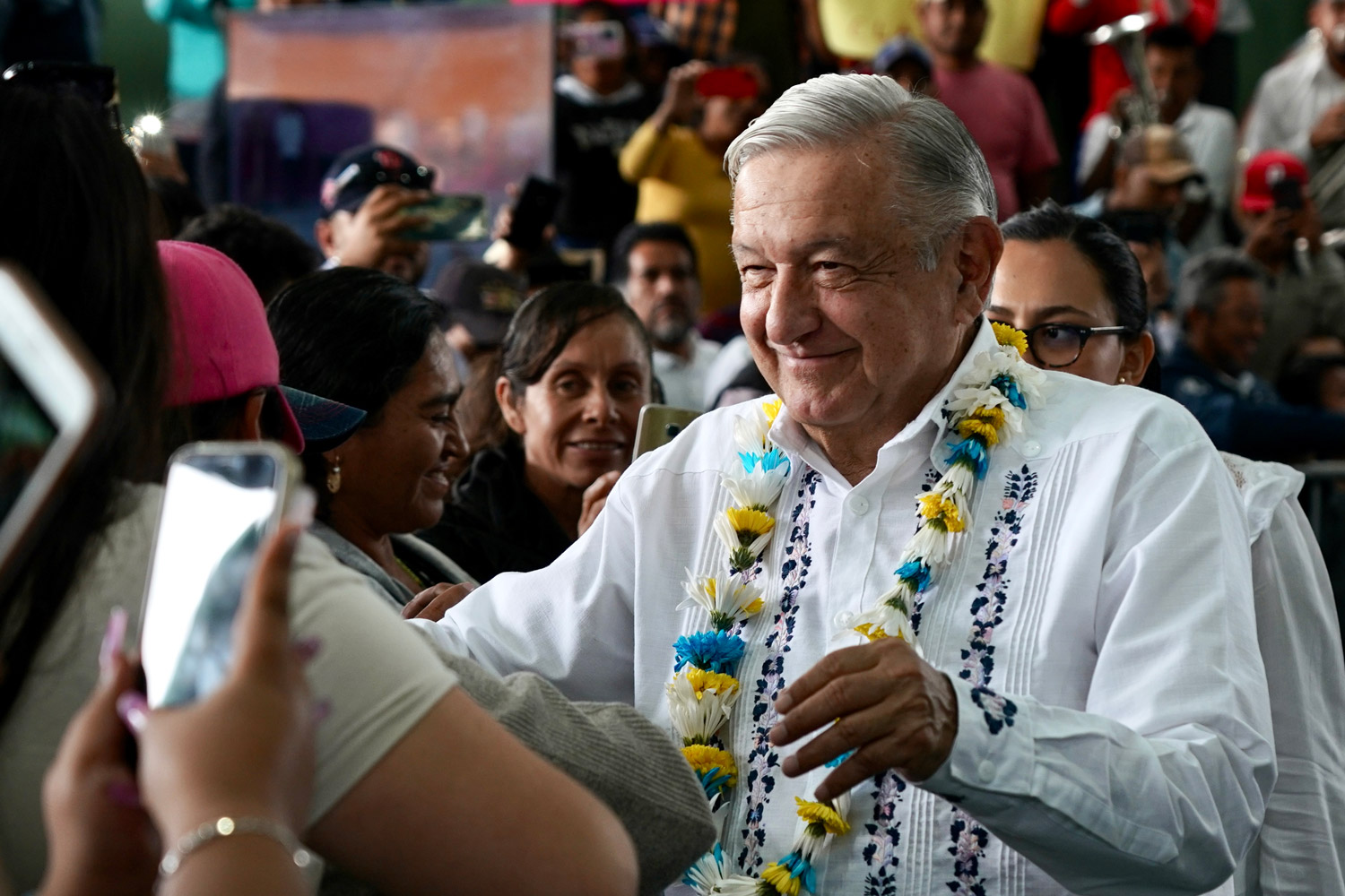 “Yo los recomiendo”, asegura López Obrador sobre las ‘corcholatas’