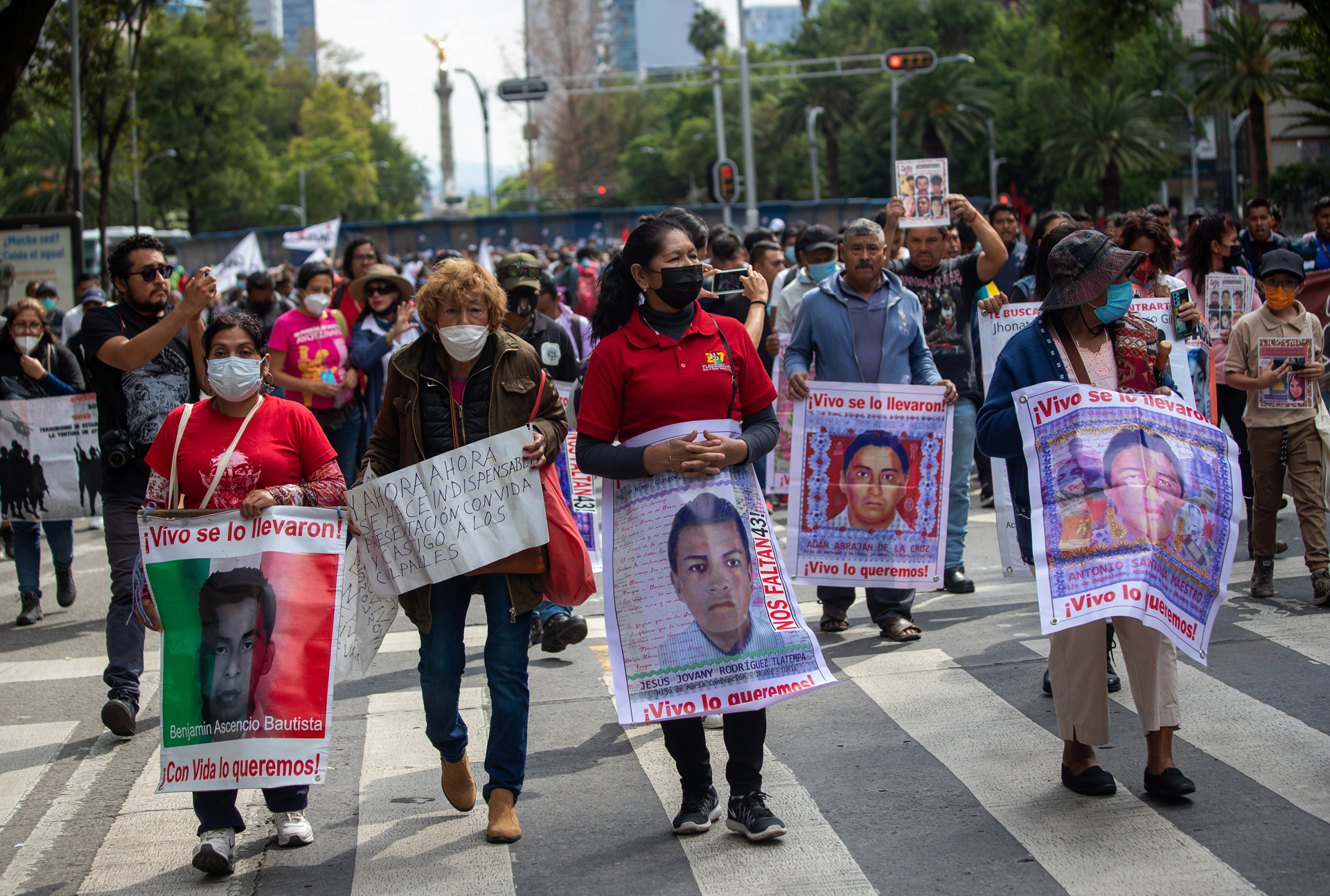 Dictan formal prisión contra ocho militares relacionados con el caso Ayotzinapa