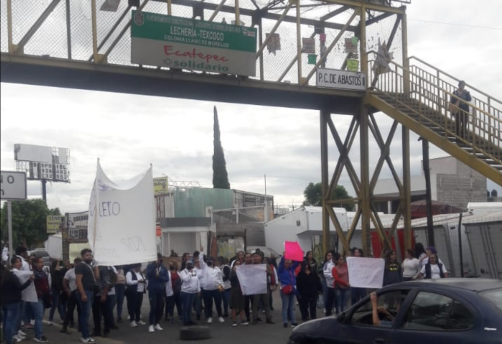 Bloqueos simultáneos de profesores en el Estado de México cumplen más de cinco horas